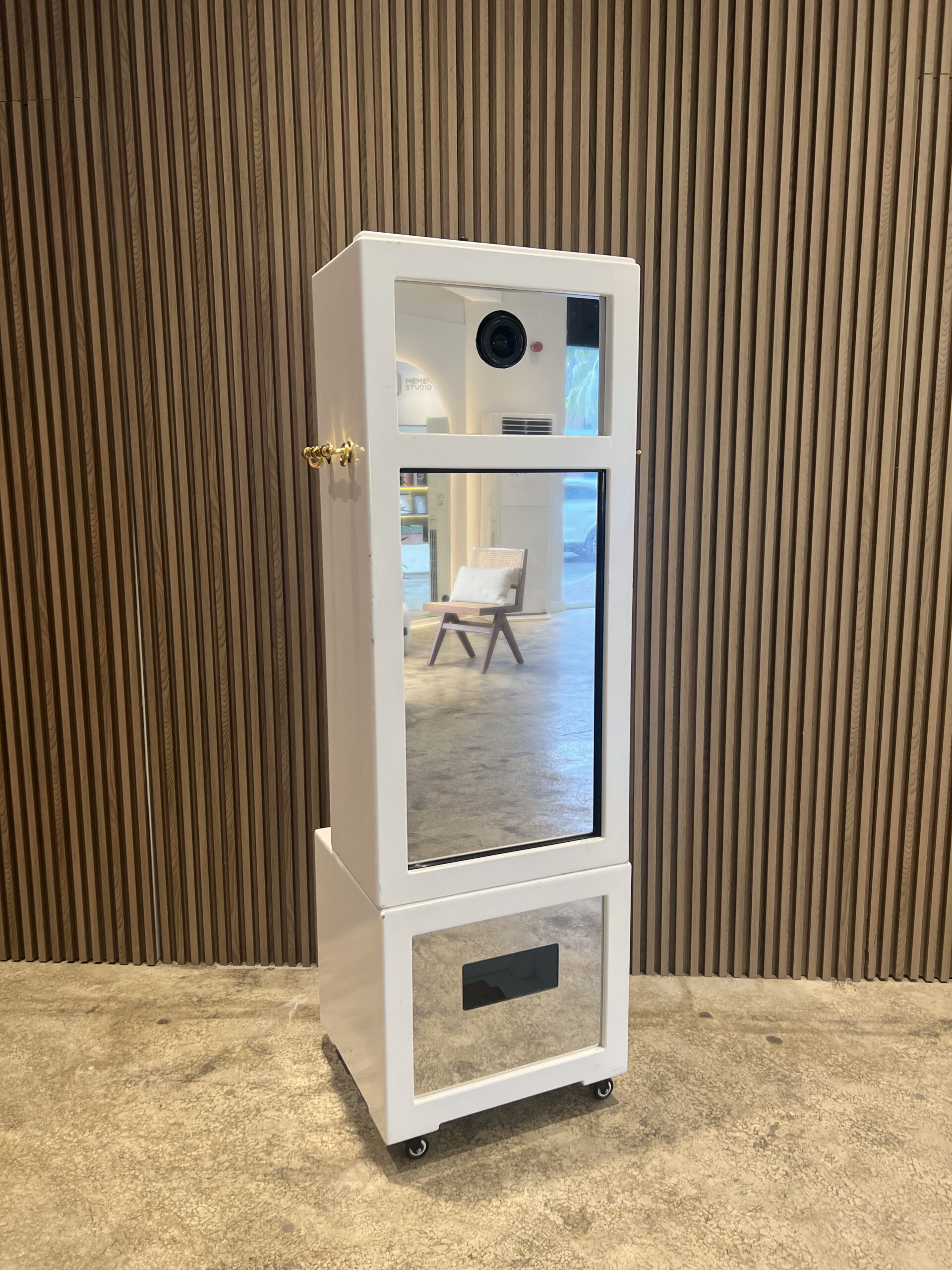 White + Free wishes phone